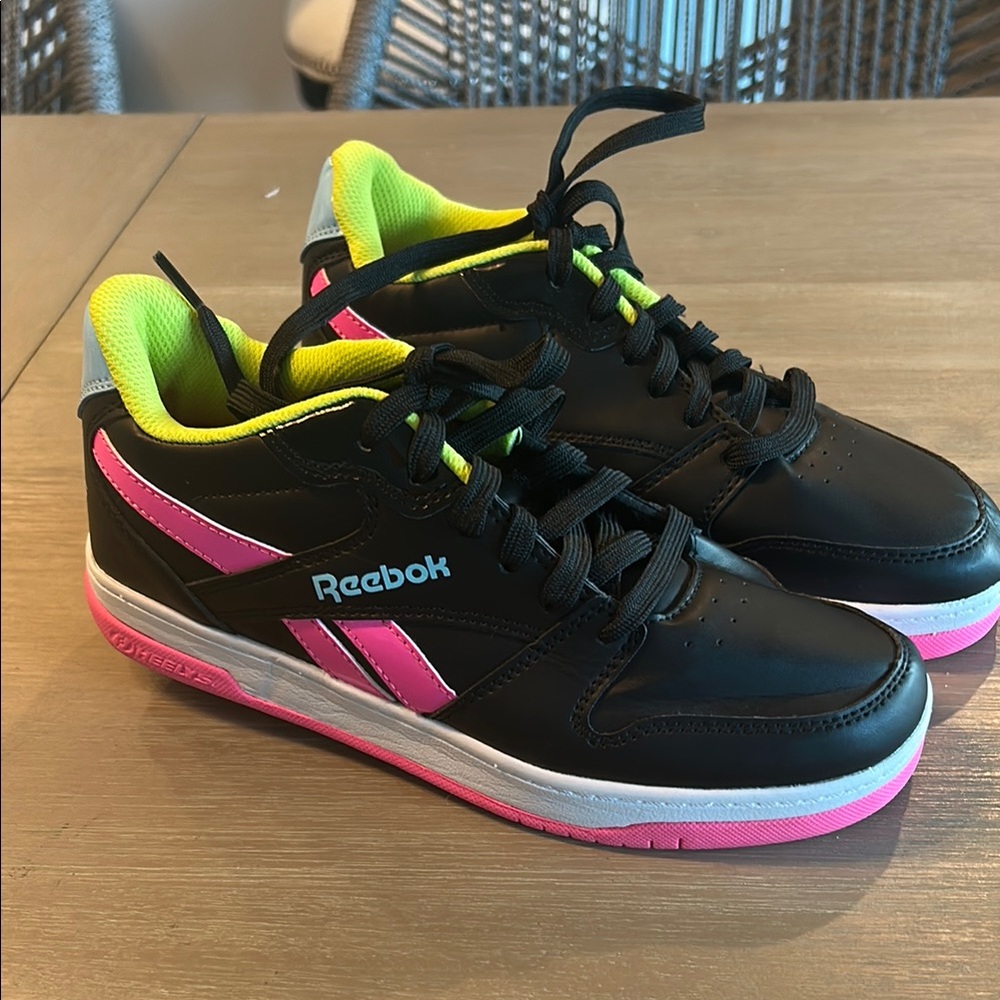 Reebok x Heelys nwot black - pink‎ size 6